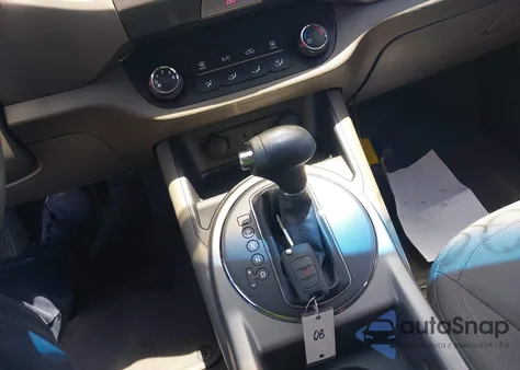 2013 Kia Sportage Lx z USA, uszkodzony, nr VIN KNDPBCA21D7441725